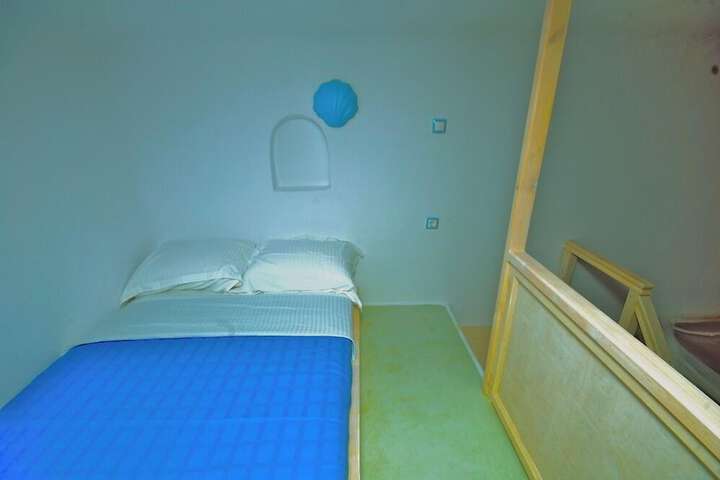 Room 12 of 39