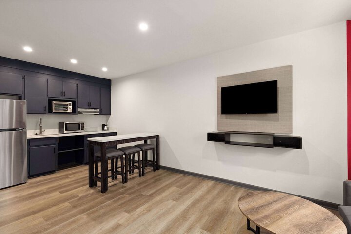 Room 15 of 43