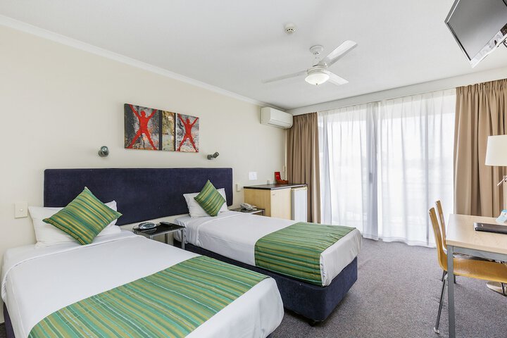 Room 10 of 36