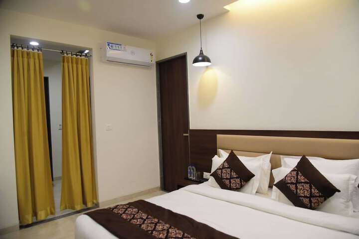 Room 7 of 112