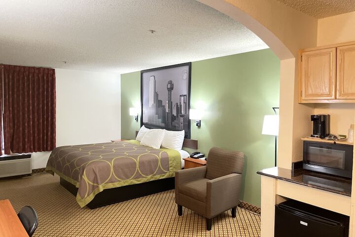 1 King Bed (13 of 18)