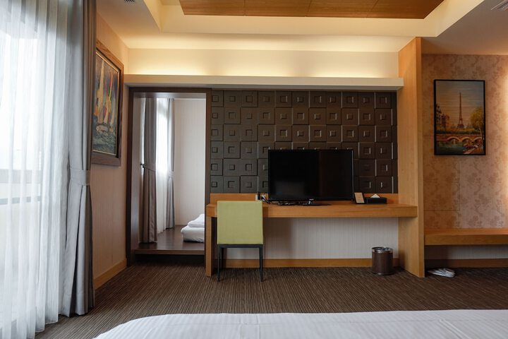 Room 25 of 53