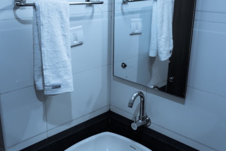 Room 13 of 26