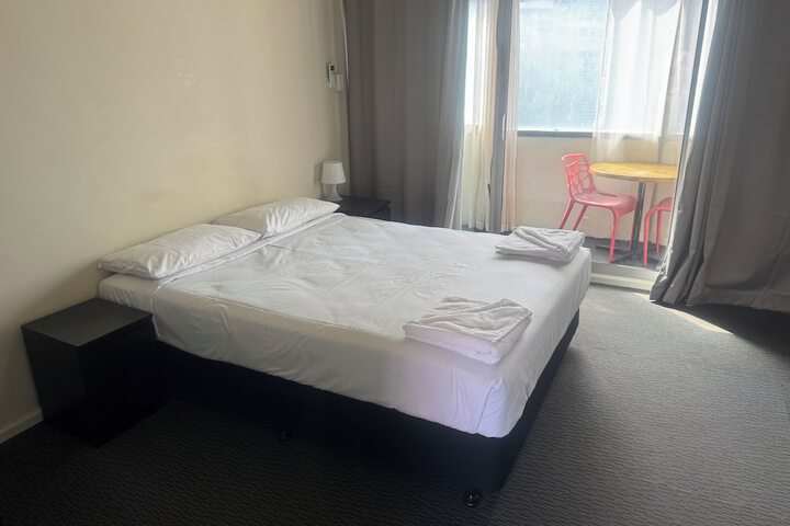 Room 10 of 27