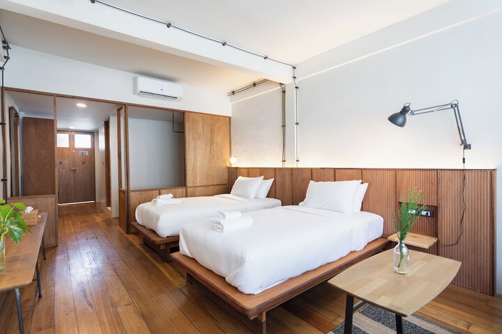 Room 4 of 6