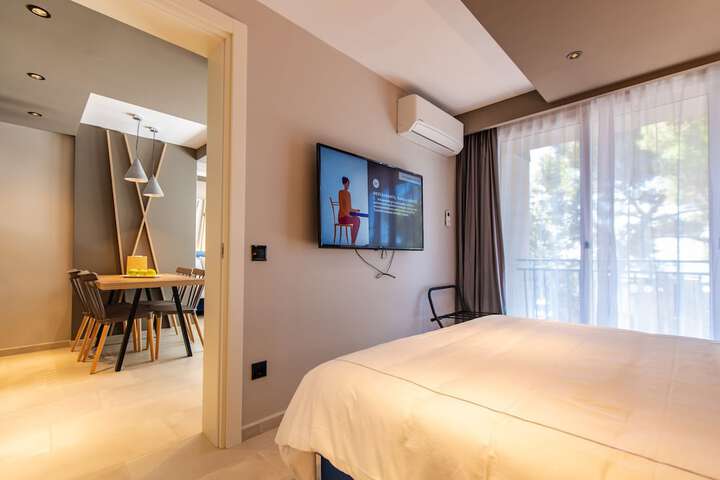 Room 10 of 71