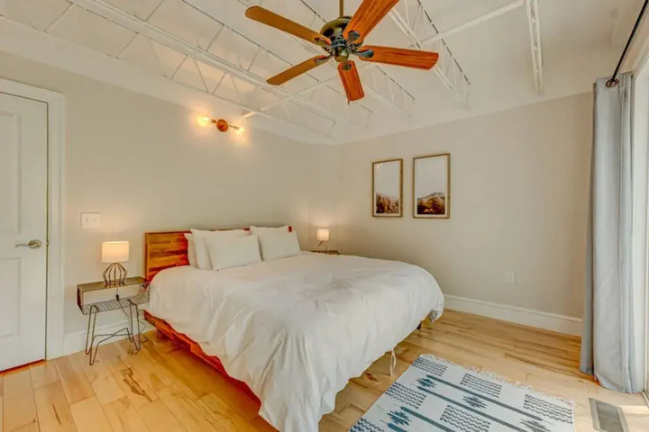 Room 5 of 14