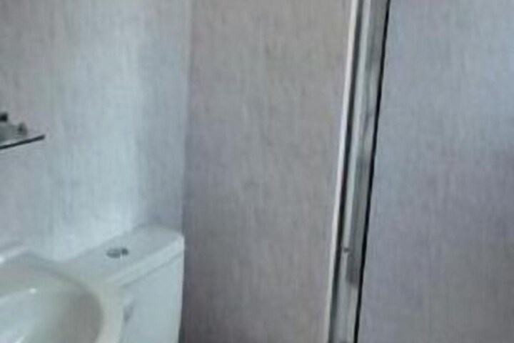 Room 10 of 23