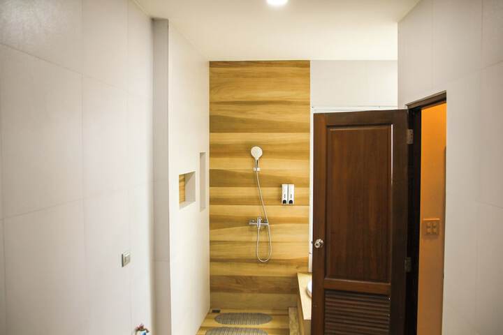 Room 125 of 160