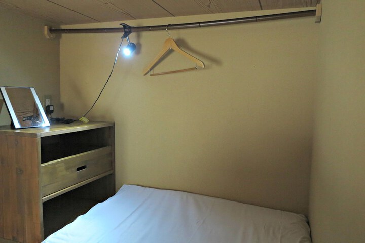 Room 10 of 65