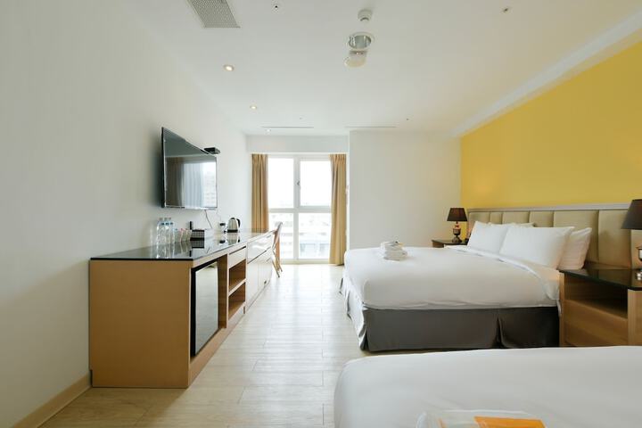 Room 10 of 51