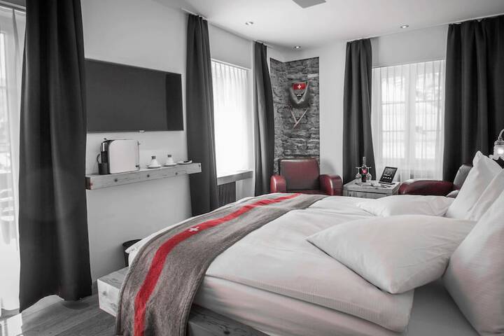 Room 6 of 113