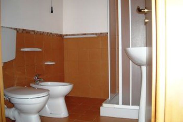 Room 4 of 17