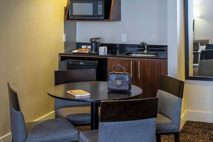 Room 32 of 114