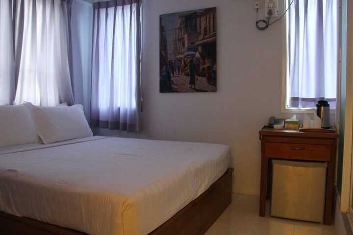 Room 6 of 39