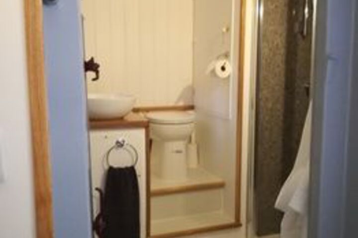 Room 4 of 37