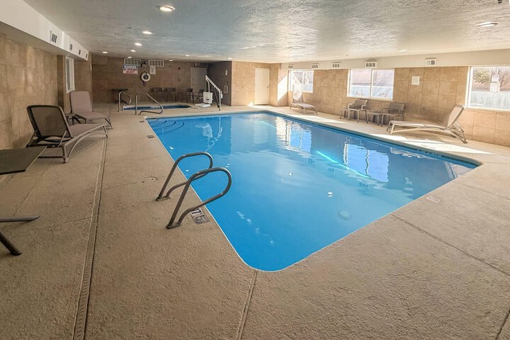 Pool 34 of 53
