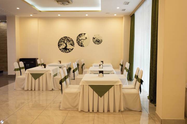 Dining 38 of 69