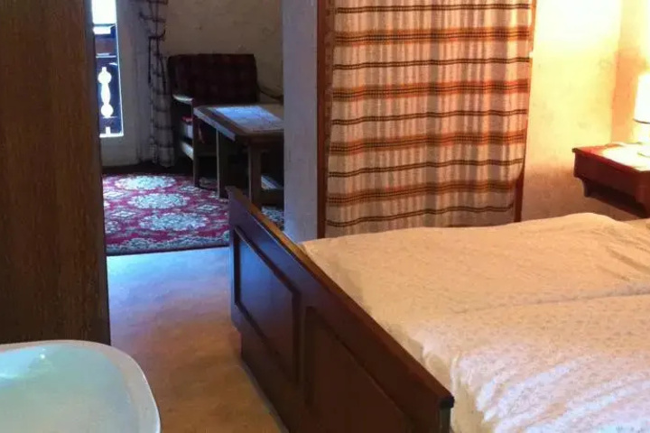 Room 3 of 13