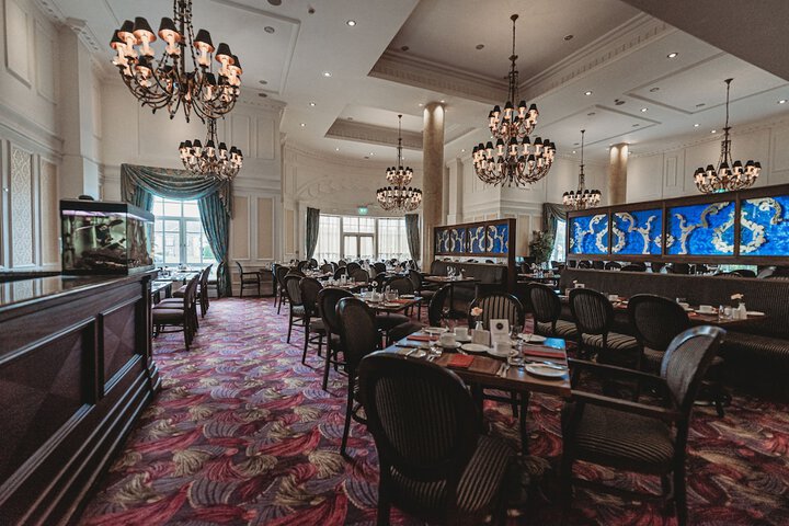 Dining 52 of 82