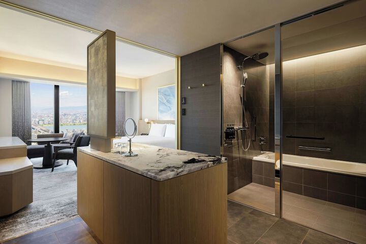 Room 37 of 63
