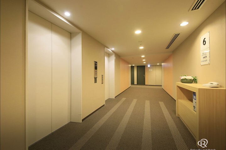 Ballroom/Hall 21 of 22