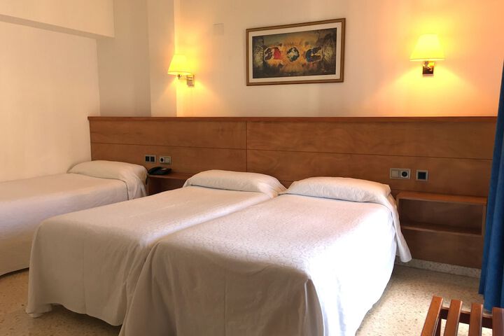 Room 10 of 50