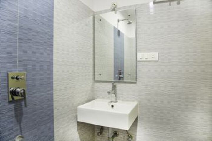 Room 2 of 20