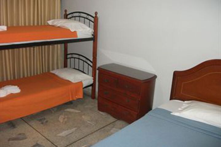 Room 8 of 25