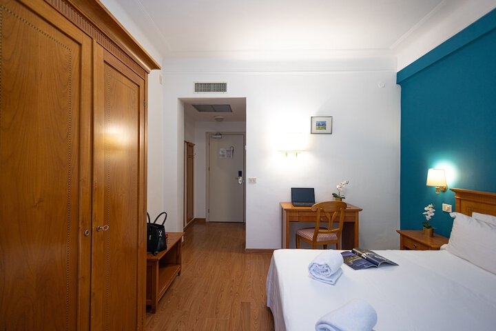 Room 43 of 134