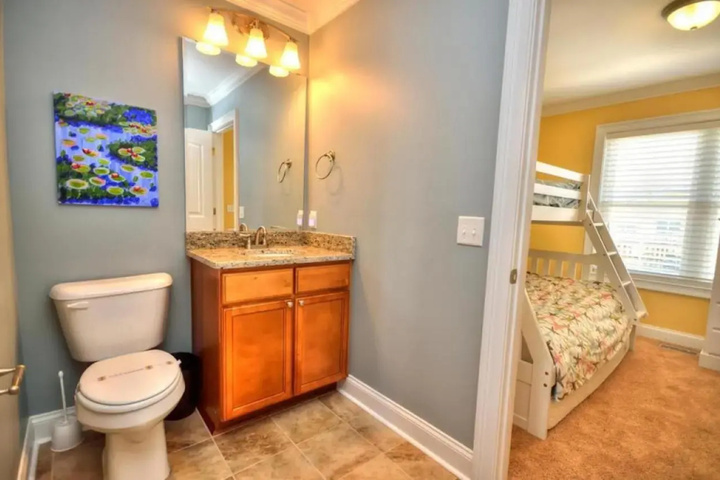 Room 9 of 20