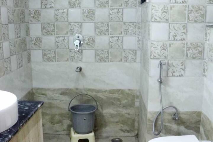 Room 28 of 36