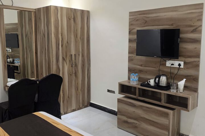 Room 6 of 55
