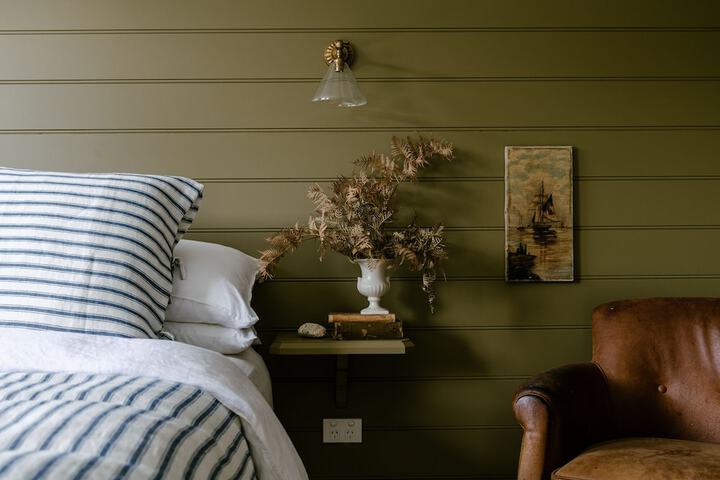 Room 6 of 51