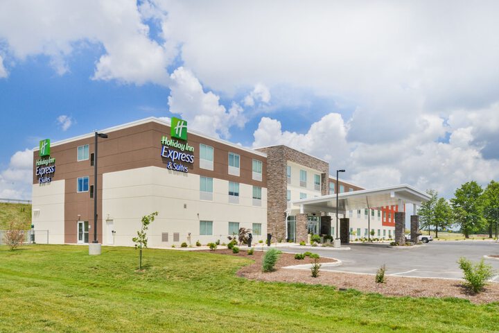Holiday Inn Express &  Suites Salem by IHG in Salem, IL