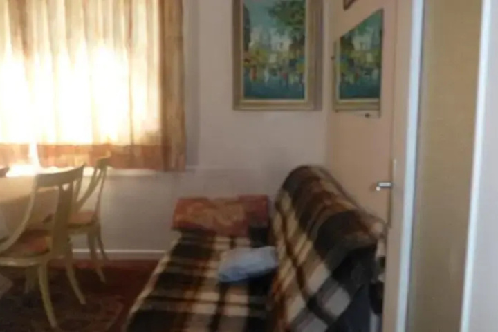 Room 2 of 10