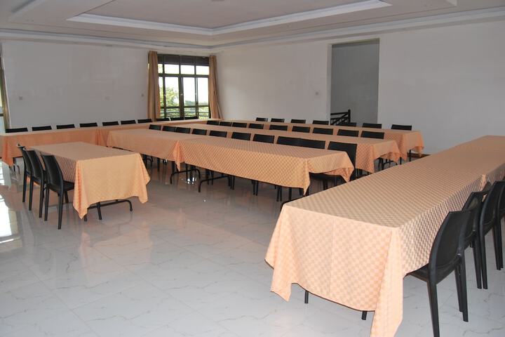 Business Center 38 of 86