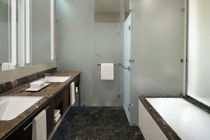 Room 48 of 90