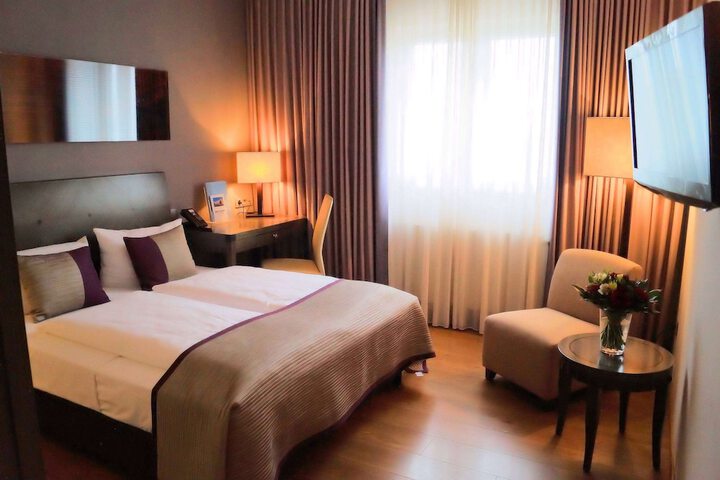 Room 19 of 42