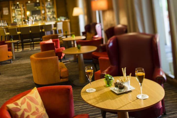 Lounge 57 of 67
