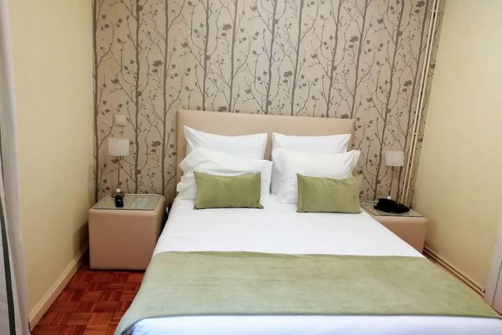 Room 16 of 93