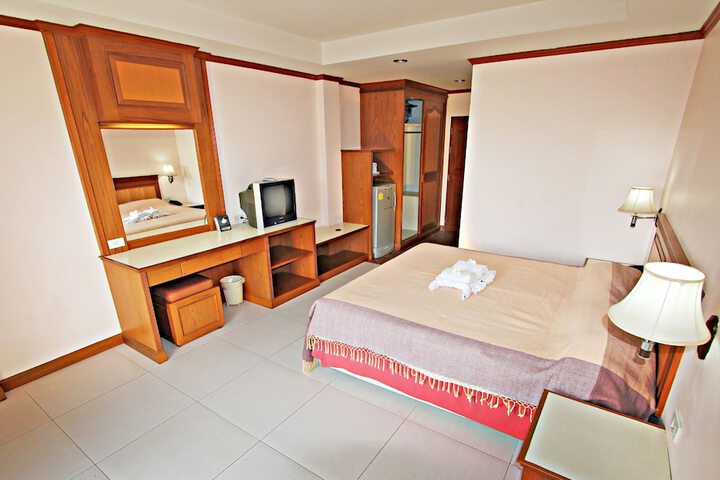 Room 15 of 51