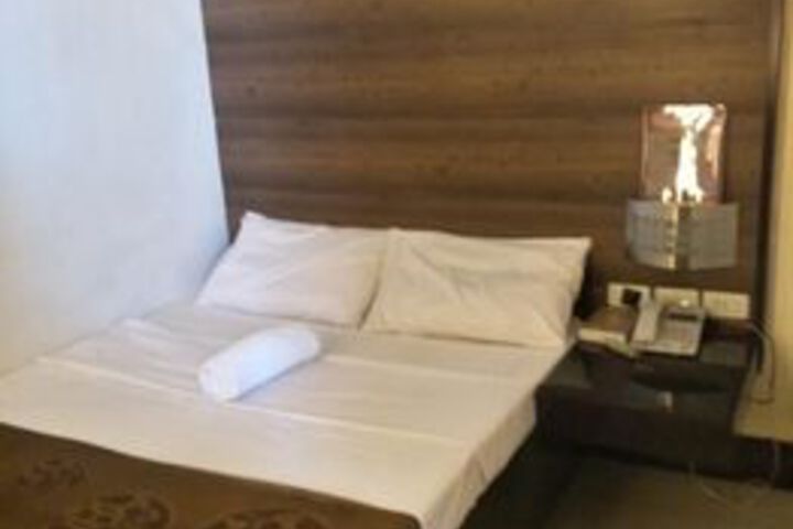 Room 6 of 20
