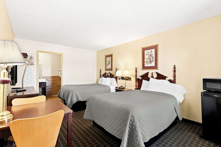 Room 15 of 27