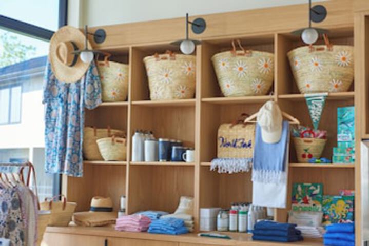 Gift Shop 79 of 129