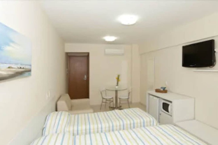Room 10 of 25