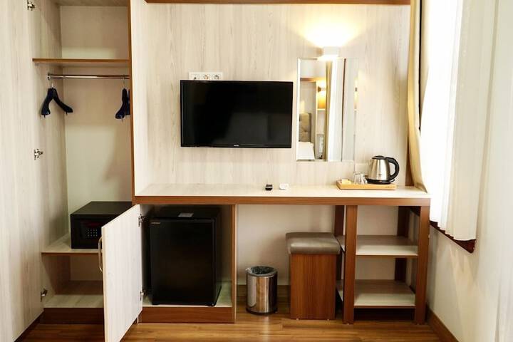 Room 12 of 52