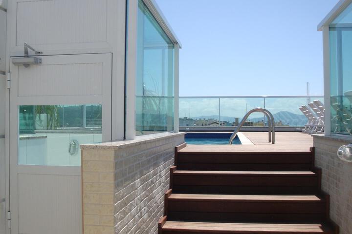 Pools & Facilities