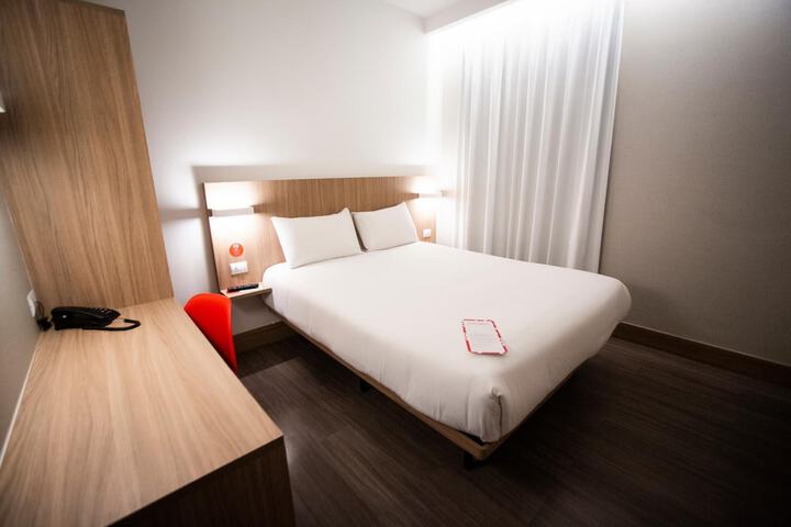 Room 18 of 37