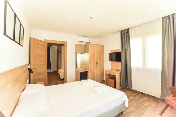 Room 6 of 43